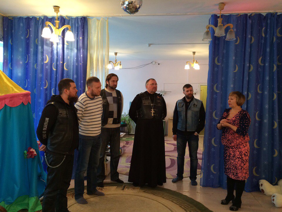 17 ноября 2016 года Ижевское отделение Объединения православных мотоциклистов МО «Мотобратия во Христе» провели Новогодний утренник для детей сирот.